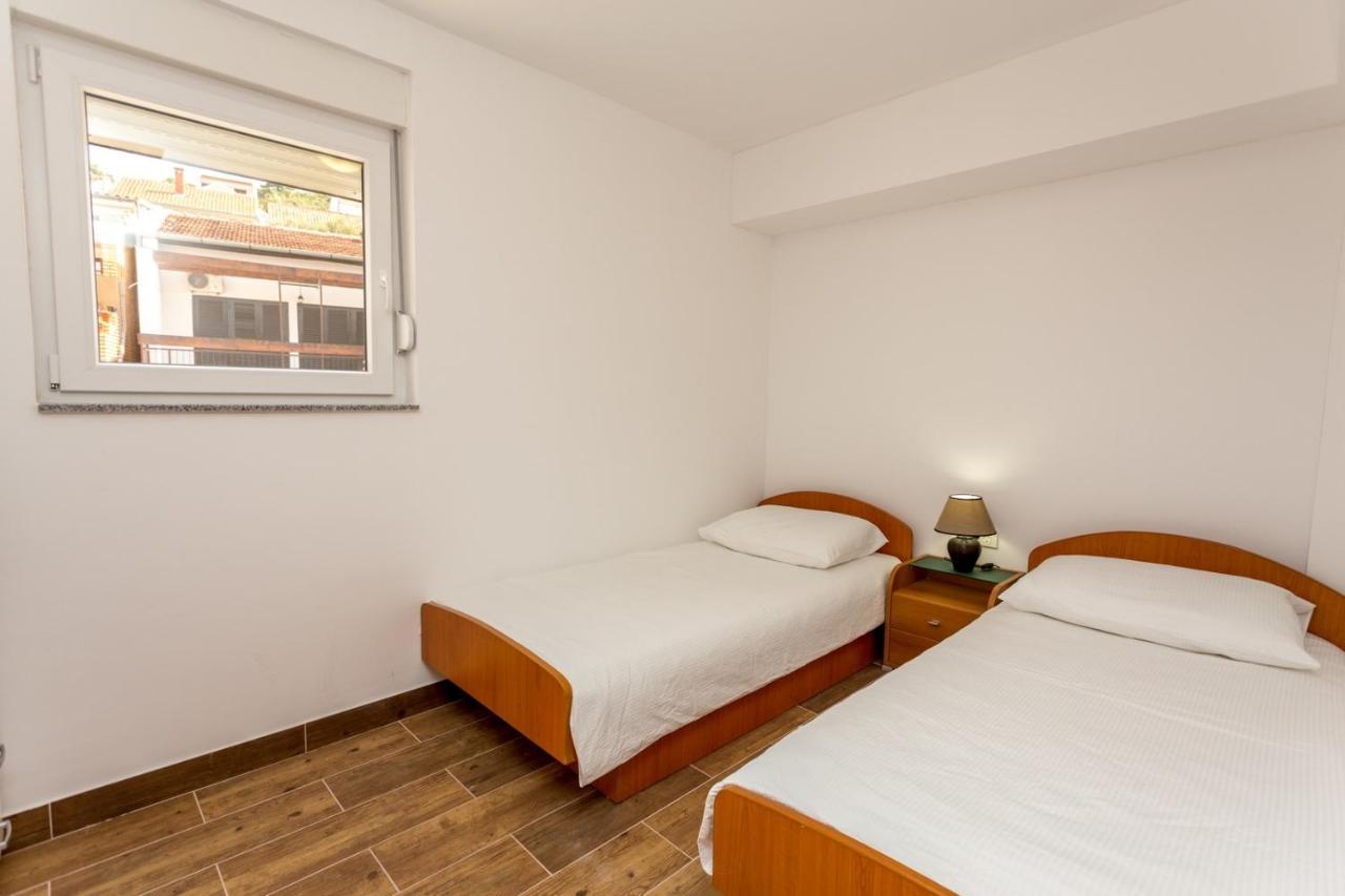 Butique Maris Apartment Komarna Luaran gambar