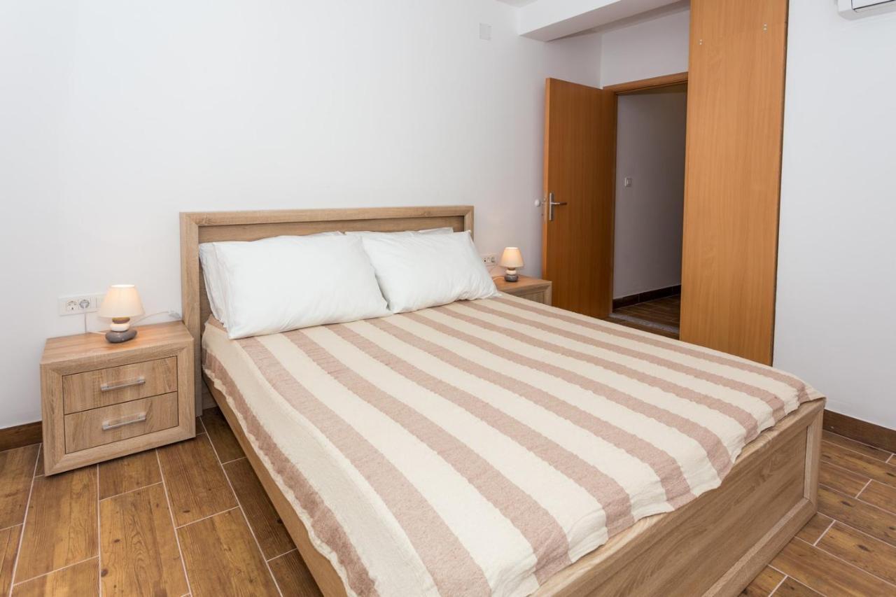 Butique Maris Apartment Komarna Luaran gambar