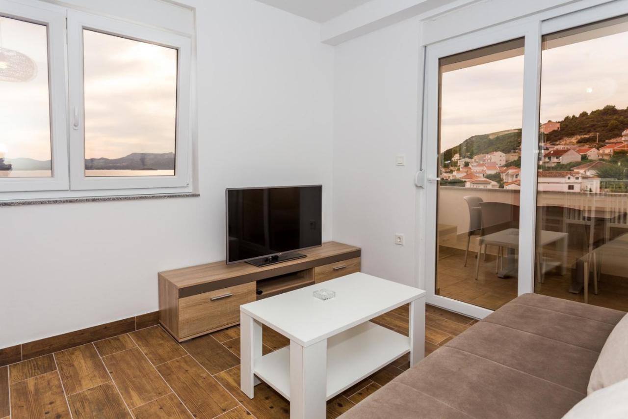 Butique Maris Apartment Komarna Luaran gambar